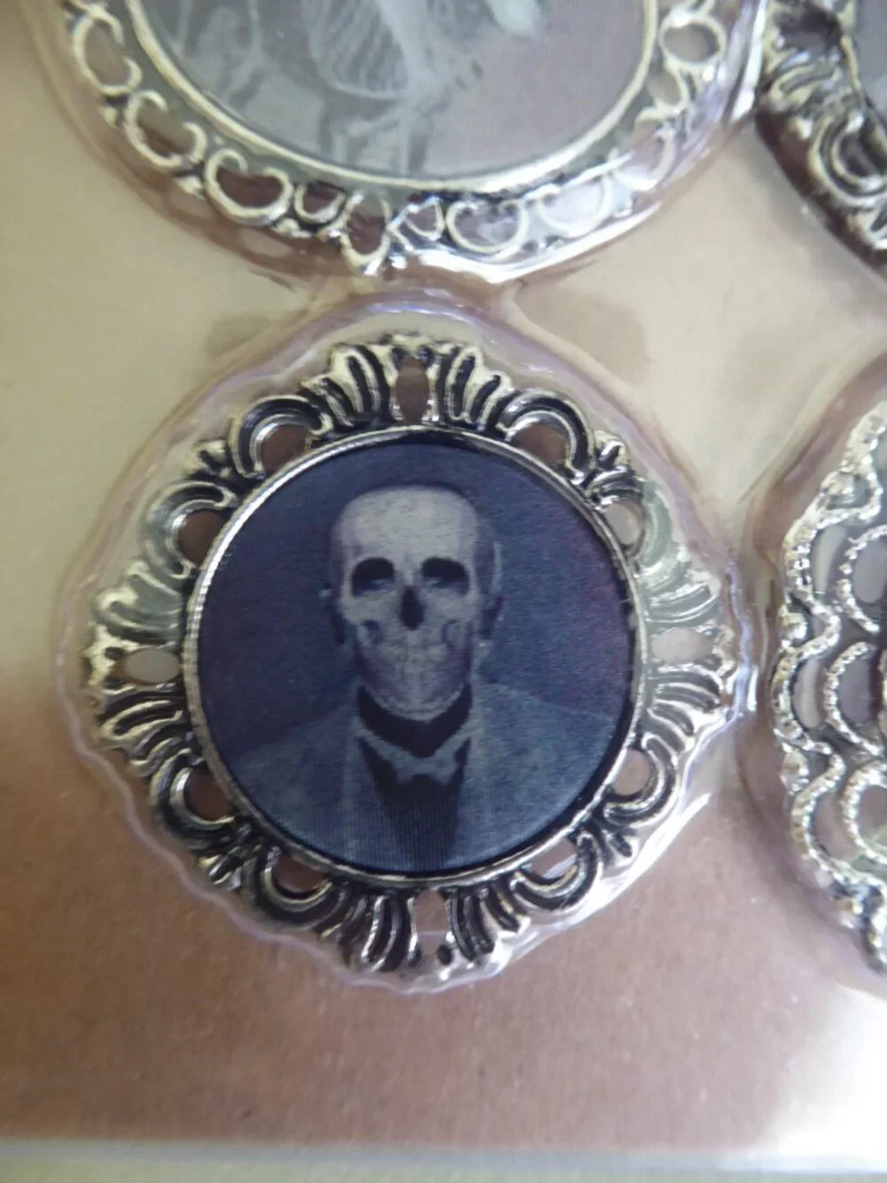 NEW HALLOWEEN EMBELLISHMENT DECOR FRAME LENTICULAR MOVING PORTRAITS CRAFT 6 PC